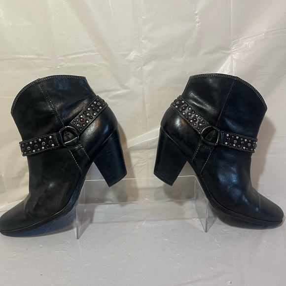 Sofft Noreen Black Leather Studded Harness Heeled Ankle Cowboy‎ Boot - Picture 4 of 15